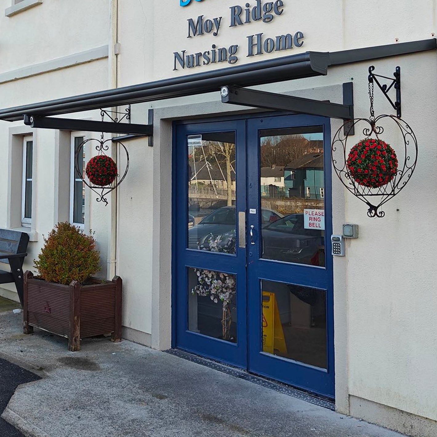Aluminium canopy in Sonas Nursing Home